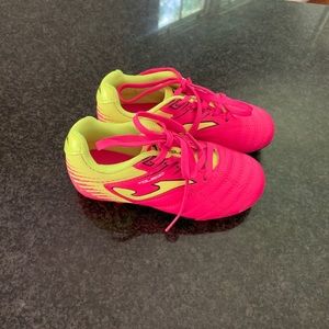 Toddler soccer cleats
